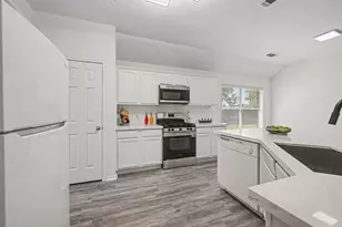 18314 Manorcliff Ln, Katy, TX 77449 - Photo 6
