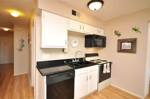 500 N Market St, New Braunfels, TX 78130 - Photo 4