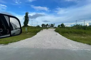 720 5914 37, Cleveland, TX 77327 - Photo 2