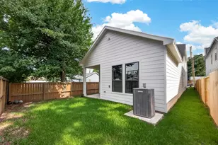 90 Burress St, Houston, TX 77022 - Photo 8
