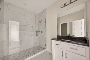 90 Burress St, Houston, TX 77022 - Photo 32