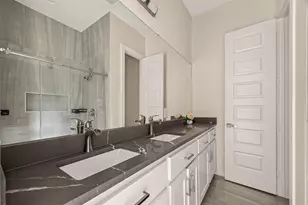90 Burress St, Houston, TX 77022 - Photo 36