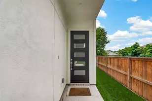 90 Burress St, Houston, TX 77022 - Photo 22