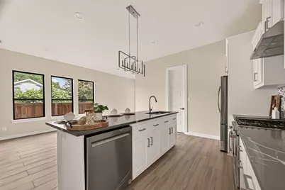 90 Burress Street #B, Houston, TX 77022 - Photo 2