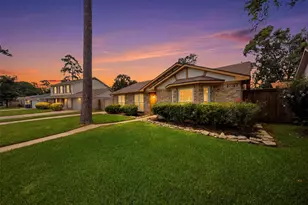 24015 Spring Mill Ln, Spring, TX 77373 - Photo 2