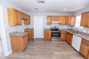 2430 Avilion Ct, Pearland, TX 77584 - Photo 4