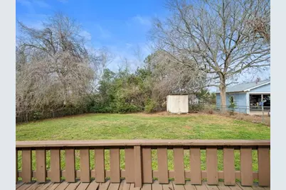 805 E Tom Green Street, Brenham, TX 77833 - Photo 14