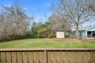 805 E Tom Green St, Brenham, TX 77833 - Photo 14