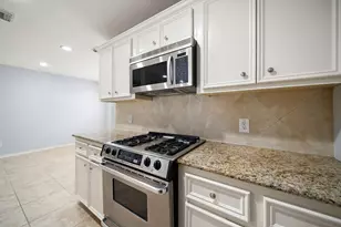 934 W Heights Hollow Ln, Houston, TX 77007 - Photo 12