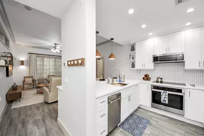 1900 Genesee Street #204, Houston, TX 77006 - Photo 4