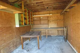 10 Forrest Ln, Angleton, TX 77515 - Photo 18