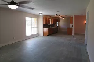 10 Forrest Ln, Angleton, TX 77515 - Photo 8