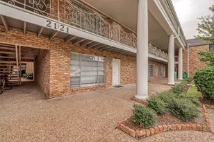 2201 Fountain View Dr, Houston, TX 77057 - Photo 4