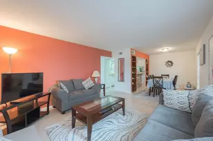 2201 Fountain View Dr, Houston, TX 77057 - Photo 12