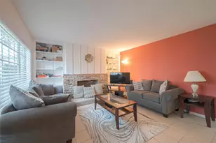 2201 Fountain View Dr, Houston, TX 77057 - Photo 10