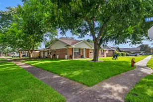 1126 Jeffrey St, Deer Park, TX 77536 - Photo 2