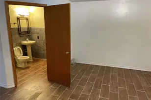 5122 S Jackwood St, Houston, TX 77096 - Photo 10