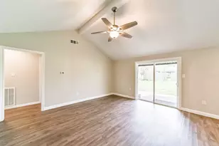 504 Avondale Ln, Friendswood, TX 77546 - Photo 4