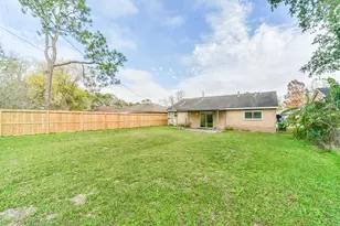 504 Avondale Ln, Friendswood, TX 77546 - Photo 16