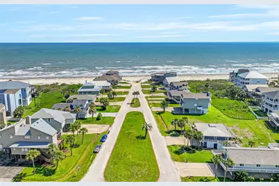 4207 Maison Rouge Court, Galveston, TX 77554 - Photo 6