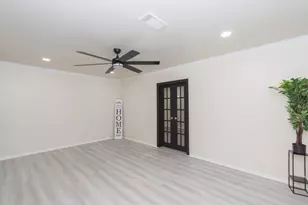 5834 Overdale St, Houston, TX 77033 - Photo 2