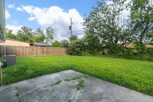 5834 Overdale St, Houston, TX 77033 - Photo 18
