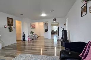 5951 Carpenters Cove Ln, Houston, TX 77049 - Photo 4