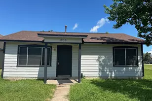 806 N Avenue B, Freeport, TX 77541 - Photo 1