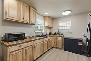 128 Cheyenne Dr, Bridgeport, TX 76426 - Photo 8