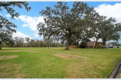 2232 Ridgewood, West Columbia, TX 77486 - Photo 2