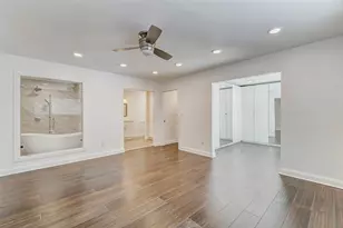 10602 Riverview Dr, Houston, TX 77042 - Photo 24