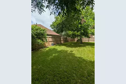 52 Blackgum Court, Lake Jackson, TX 77566 - Photo 2