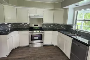 104 Co Rd 2401, Hull, TX 77564 - Photo 10