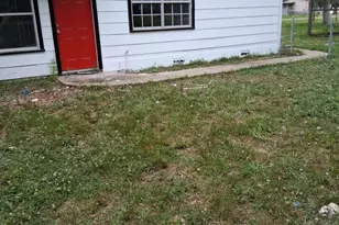 104 Co Rd 2401, Hull, TX 77564 - Photo 1