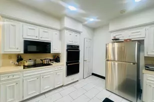 14907 Alderwick Dr, Sugar Land, TX 77498 - Photo 32