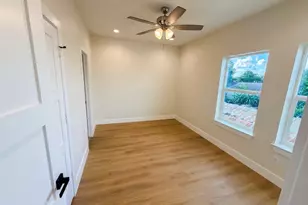 102 Sylvester Rd, Houston, TX 77009 - Photo 32