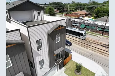 102 Sylvester Road #B, Houston, TX 77009 - Photo 2