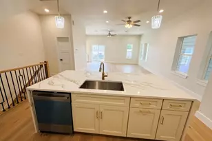 102 Sylvester Rd, Houston, TX 77009 - Photo 22