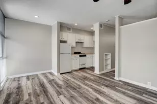 1901 Whitney St, Houston, TX 77006 - Photo 2