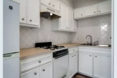 1901 Whitney Street #4, Houston, TX 77006 - Photo 6