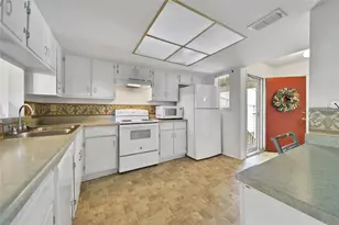 5005 Georgi Ln, Houston, TX 77092 - Photo 8