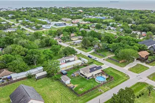 448 7th St, Dickinson, TX 77539 - Photo 6