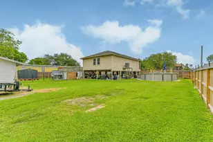 448 7th St, Dickinson, TX 77539 - Photo 24