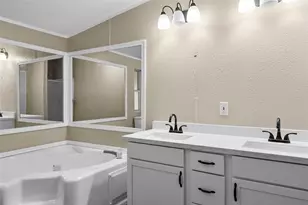 12902 Indian Ridge Dr, Dayton, TX 77535 - Photo 14