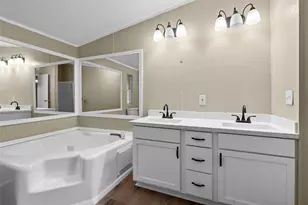12902 Indian Ridge Dr, Dayton, TX 77535 - Photo 16