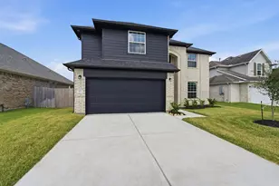 313 Merlot Dr, Alvin, TX 77511 - Photo 2