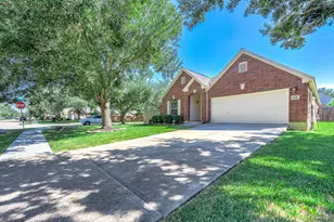 3347 Pebble Beach Ln, Pearland, TX 77584 - Photo 2