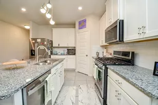 12821 S Winding Pines Dr, Tomball, TX 77375 - Photo 10