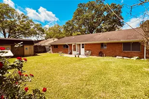 1607 Hartt St, Baytown, TX 77520 - Photo 18