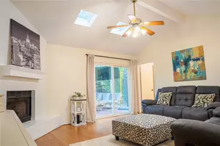 36 S High Oaks Circle S, The Woodlands, TX 77380 - Photo 2